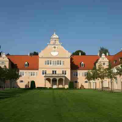 Hotel Jagdschloss Kranichstein Hotel Exterior