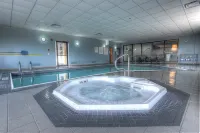 Holiday Inn Express & Suites TORONTO AIRPORT WEST by IHG - Hot Tub