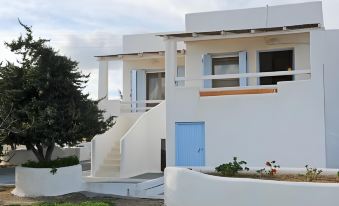 Sarakiniko View Studios
