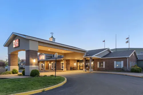 Best Western Plus Steeplegate Inn - 애견동반