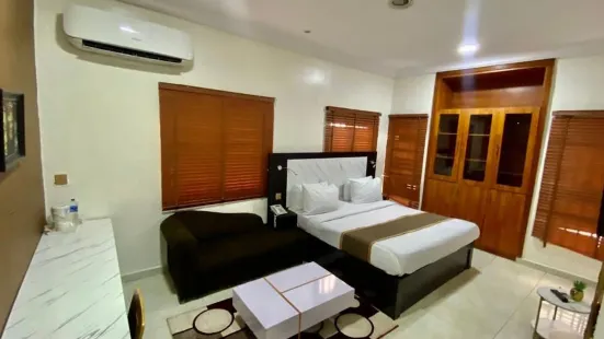 Posh Hotel and Suites Ikeja