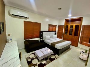 Posh Hotel and Suites Ikeja