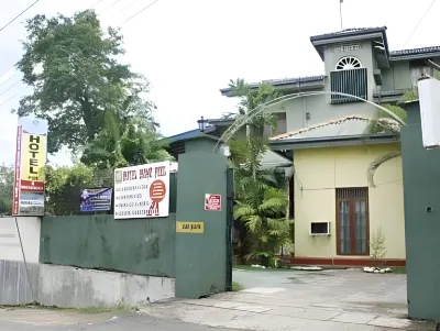 Hotel Home Feel Hotel in zona Sri Premananda Temple