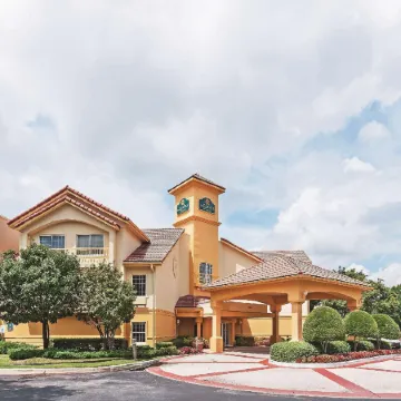 La Quinta Inn & Suites by Wyndham Dallas - Addison Galleria