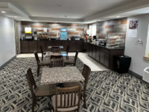 La Quinta Inn by Wyndham Cincinnati North Hotels in Springdale