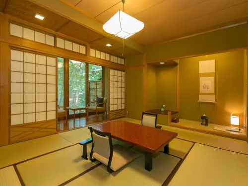 Yufuin Onsen Hinoharu Ryokan - parking