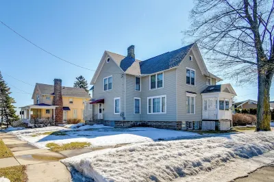 Lake Michigan Vacation Rental 1 Block to Marina! Hotel in zona Rahr-West Museum and Mansion