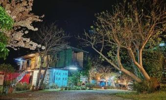 Smile Box Coffee & Resort