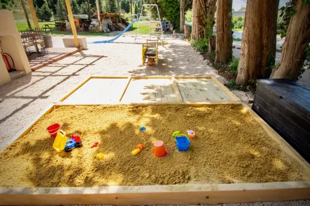 Le gite de Léonie Moulin de Tartay Avignon Отели рядом с Аэропорт Авиньон-Комон