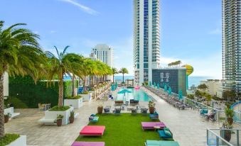Oceanfront Balcony - Amazing Pools - Gym