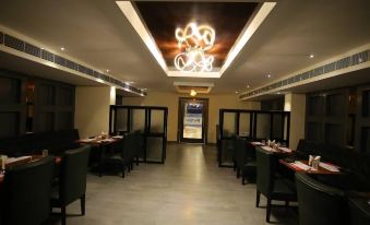 Hotel Vaibhav Inn - Housity