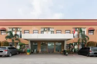 Deluma Hotel Syariah RedPartner Hotels in Pulomerak
