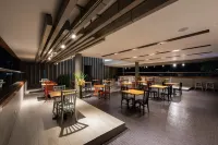 Holiday Inn Express & Suites Medellin Hotels near Museum of Antioquia