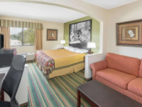 Super 8 by Wyndham Duson Lafayette West Area Hotels in Duson