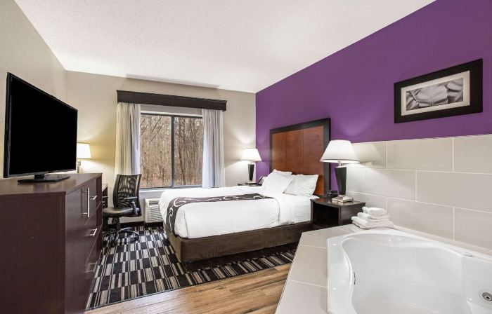 La Quinta Inn & Suites by Wyndham Norwich-Plainfield-Casino