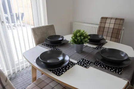 Hampton 3-bedroom Luxury Escape With Parking Отели рядом с достопримечательностью «Longthorpe Tower»