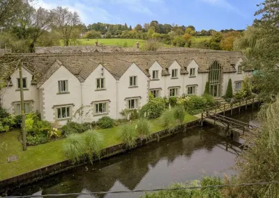 Wild Thyme & Honey Hotels near Bibury Trout Farm