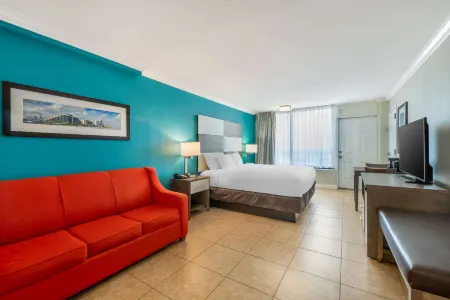 Comfort Inn & Suites Daytona Beach Oceanfront Отели рядом с достопримечательностью «Университет аэронавтики Эмбри-Риддла»