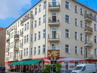 Sunflower Hostel Berlin Hotels in der Nähe von CODE University of Applied Sciences