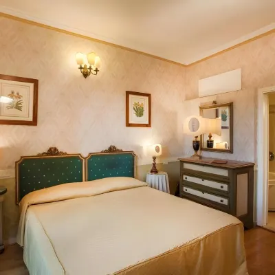Hotel Hermitage Hotels near Corridoio Vasariano