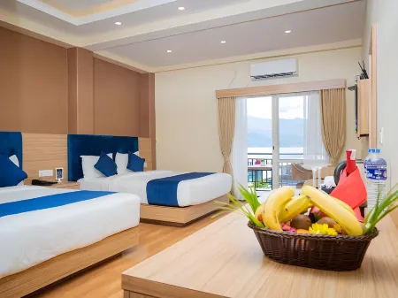 Majestic Lake Front Hotel & Suites