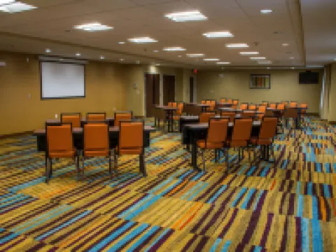 Fairfield Inn & Suites Elkhart Hotels in Elkhart