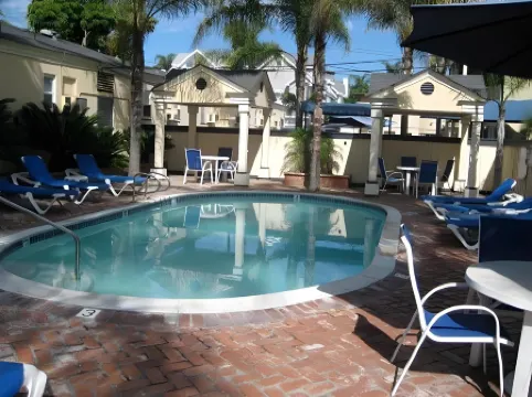 Coronado Island Inn