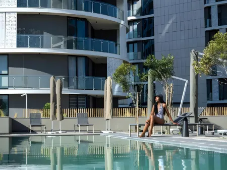 Executive Apartment at Ellipse Waterfall