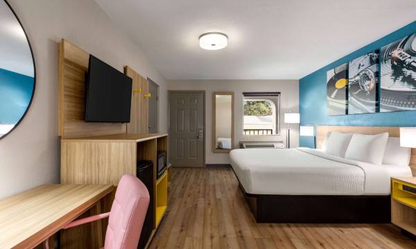 Days Inn by Wyndham Memphis at Graceland