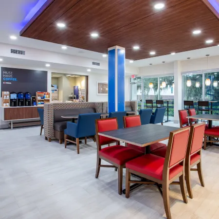 Holiday Inn Express & Suites DELAND SOUTH by IHG