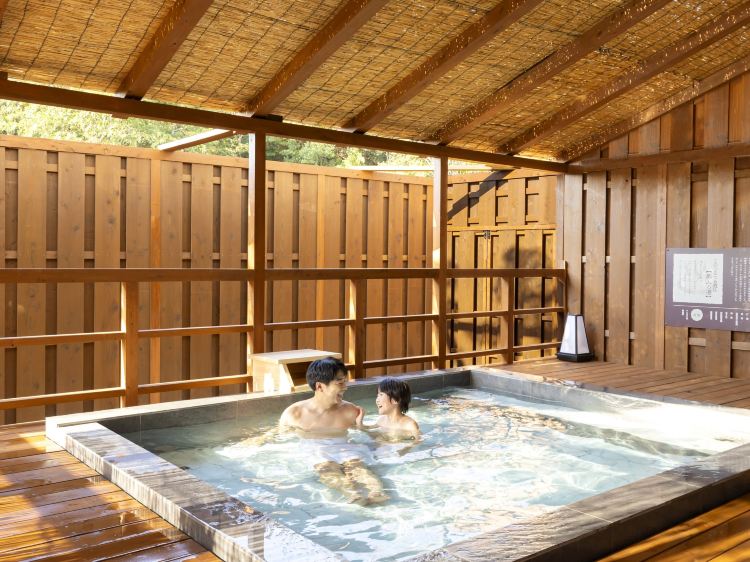 プール　湯快リゾート　大江戸温泉物語　7枚 大江戸温泉物語 嬉野館の宿泊予約なら【るるぶトラベル】料金