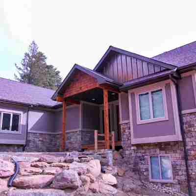 Beautiful New Home with Views of Castle Mountain - 3510 Hotel Exterior