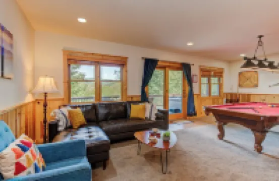 Raven Cliff - Mountain Views/7 Person Hot Tub