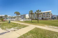 Seacliffs Gulf Views 3/3.5 Dog Friendly/Steps to beach/ Elevator - SPECIALS!