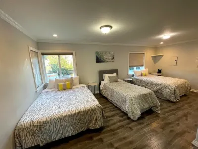 Convenient LA Area HUGE 7 bedroom, 4 baths GORGEOUS HOME