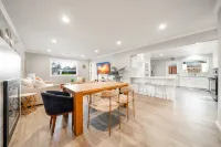 Spacious & Classy 4BR Los Gatos Villa: Jetted Tub & Foozball Hotels in Los Gatos