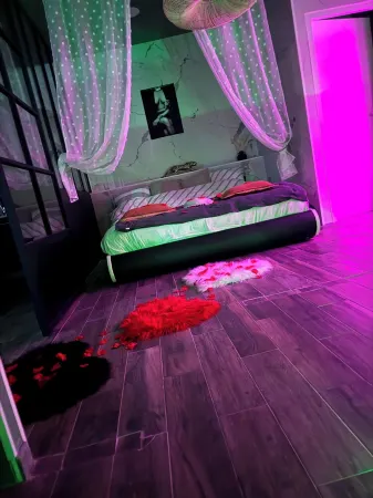 Secret Love Room Perpignan Full Équipé et Parking Privée Отели рядом с достопримечательностью «Университет Перпиньян Виа Домитьа»