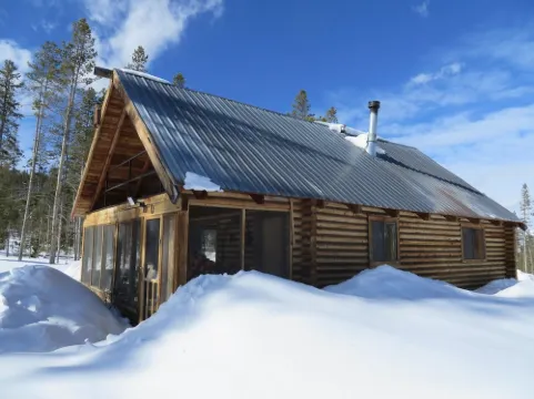 Bluebird cabin in Stanley, Idaho