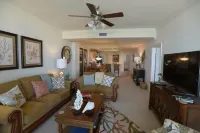 5 Star BeachAccommodations, Well Stocked, Book Now for 2026!!