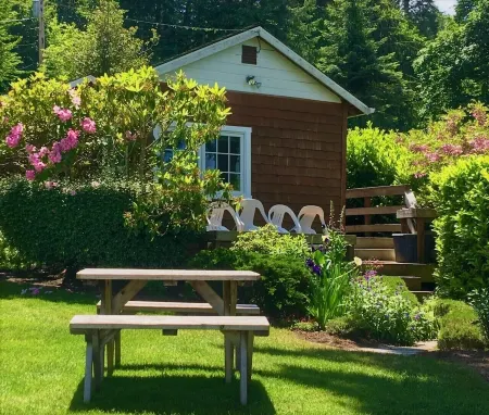 Magical Puget Sound Beachfront Cottage --Panoramic View +Kayaks, Hiking, Birds!