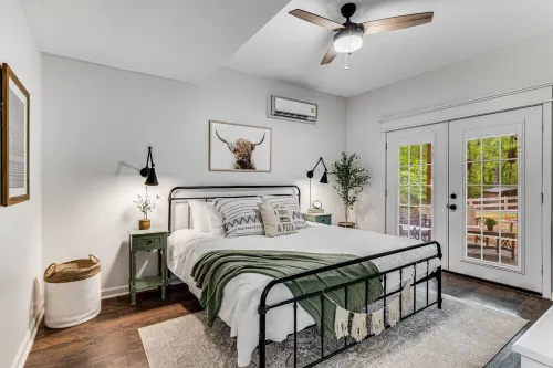 Wow!! Family Friendly Getaway:Hot Tub, Fire Pit, Nature, Wine & Weddings Hotel a Lumpkin County