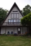 Charming and Spacious A-Frame minutes from James Creek Launch - Raystown Lake Raystown Lake Visitor Center 주변 호텔