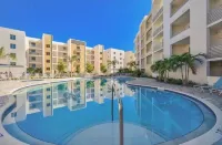 Cozy 1-bedroom apartment in pleasant Sarasota with WiFi, AC, fitness room