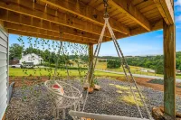 NEW! Cozy Loft w/ King Bed Near Gatlinburg/Pigeon Forge/Knoxville