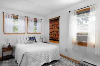 Lakehouse at Pillar Point on Lake Ontario, a relaxing home with stunning sunsets