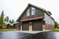 Luxury Cabin,Golf Course,Yellowstone, Stunning Mountain Views,Tubing, Rafting,
