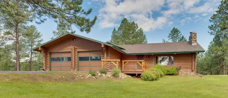One Level Log Home on 3.5 Acres, Beautiful Views, Newly Updated Отели рядом с достопримечательностью «Custer / Mount Rushmore / Black Hills KOA Holiday»