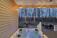 Cozy 4-bedroom house with WiFi, Hot Tub and Fire Pit