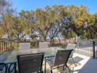 Estuary Waterfront - View from your Courtyard! Hotels in Mandurah