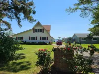 Beautiful Waterfront Vacation Rental on the Currituck Sound Hotels in Currituck County